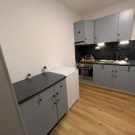 Apartamento Moderne Mit Balkon - 3 Minuten Zum Fuer Bis Zu 4 Personen *